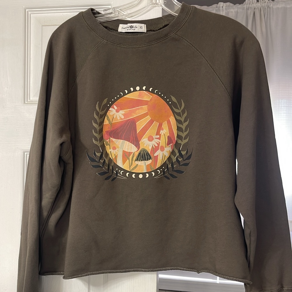 Natural Life mushroom wildlife cropped sweatshirt extra small NWOT